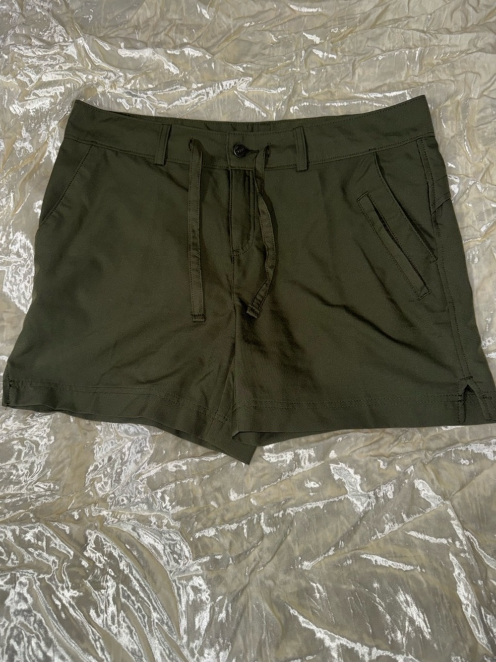 Magellan Women’s Olive Green Camping Shorts – Size Large – NWOT